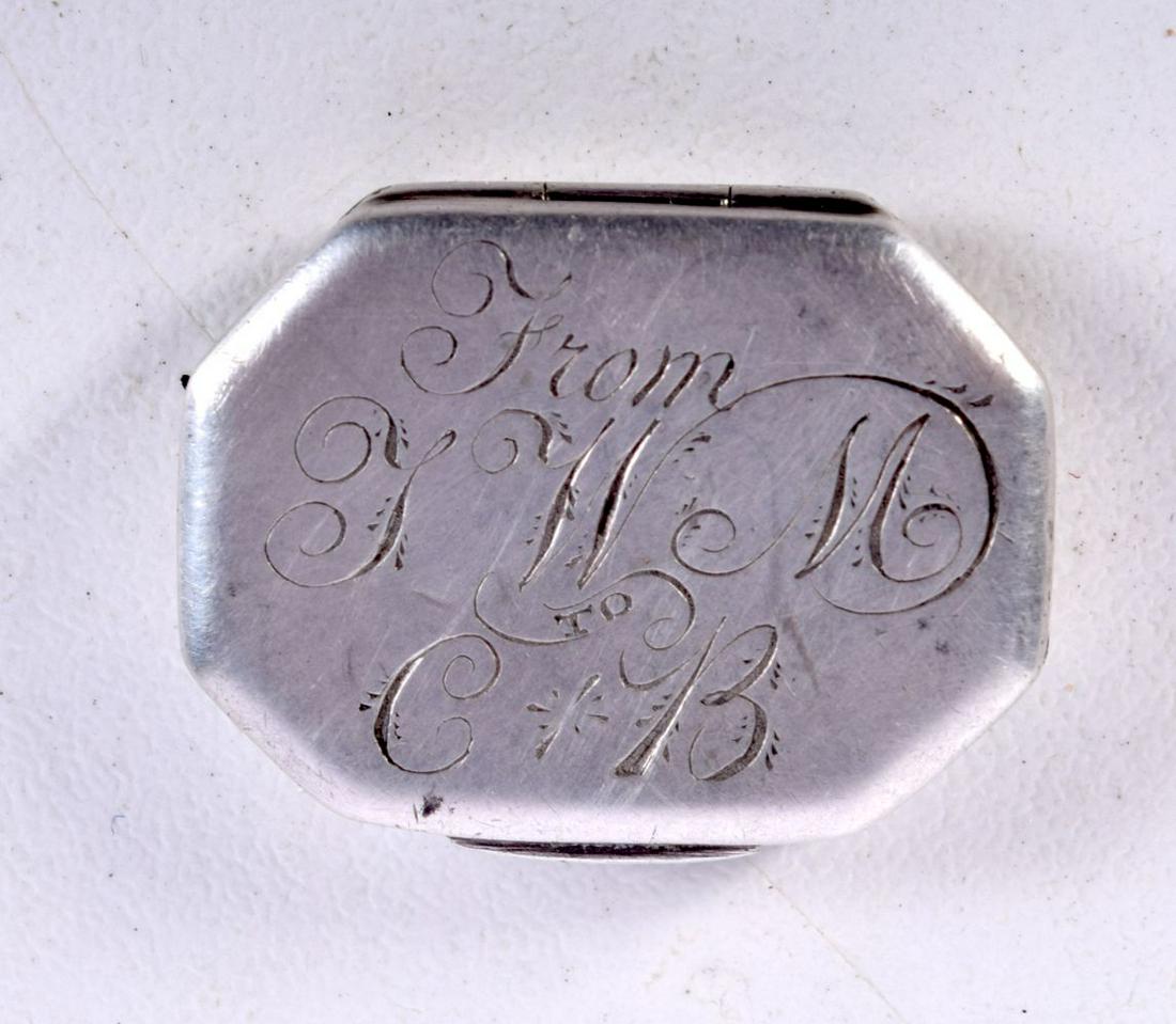 AN EARLY 20TH CENTURY SILVER VINAIGRETTE.  Hallmarked Birmingham 1908, 1.8cm x 2.4cm, weight 7.1g (1 of 4)