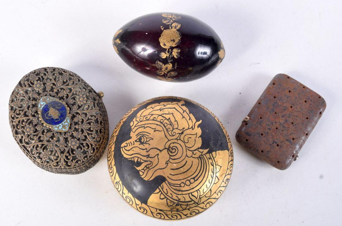 A FILIGREE PURSE WITH A LACQUER BOX AND COVER AND AN EGG AND A VESTA CASE (4) (1 of 3)