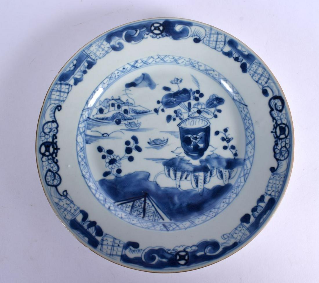 A LATE 17TH CENTURY CHINESE EXPORT BLUE AND WHITE PORCELAIN PLATE Kangxi/Yongzheng. 22 cm wide. (1 of 2)