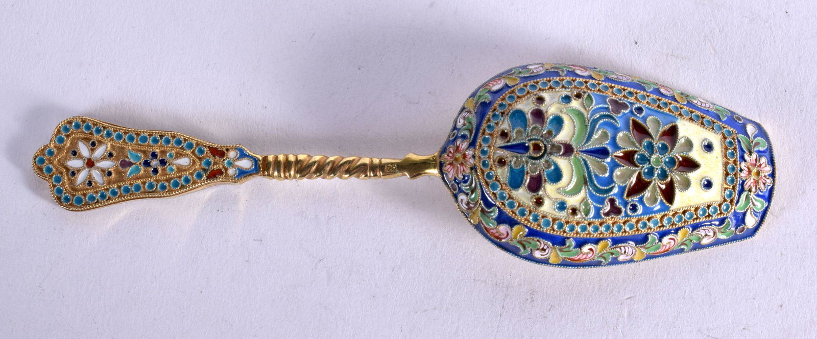 A CONTINENTAL SILVER AND ENAMEL CADDY SPOON.  Stamped 84  13.2cm x 3.6cm  weight 41.9g (1 of 2)