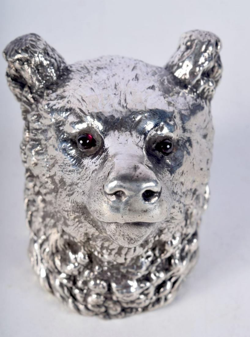 AN UNUSUAL CONTINENTAL HEAVY SILVER BEAR STIRRUP CUP. 655 grams. 6.5 cm x 6.5 cm. (1 of 4)