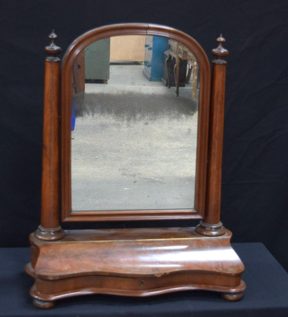 A mahogany veneered dressing table top mirror . 77 x 62 x 28 cm.: A mahogany veneered dressing table top mirror . 77 x 62 x 28 cm.