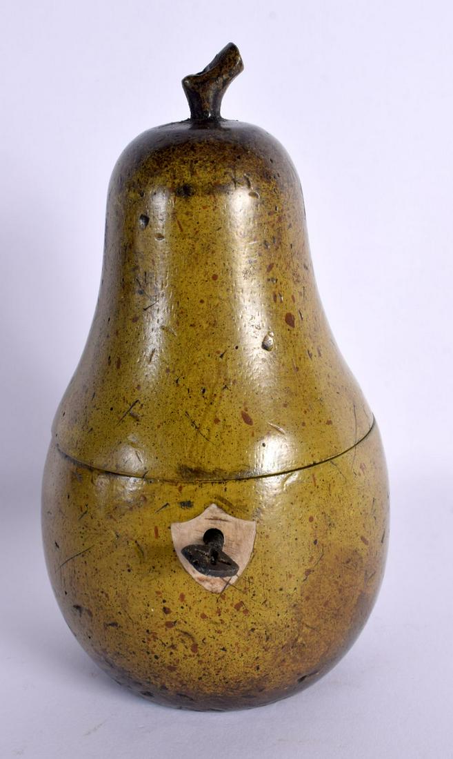 A CONTEMPORARY CARVED TREEN WOOD PEAR TEA CADDY. 21 cm high. (1 of 4)