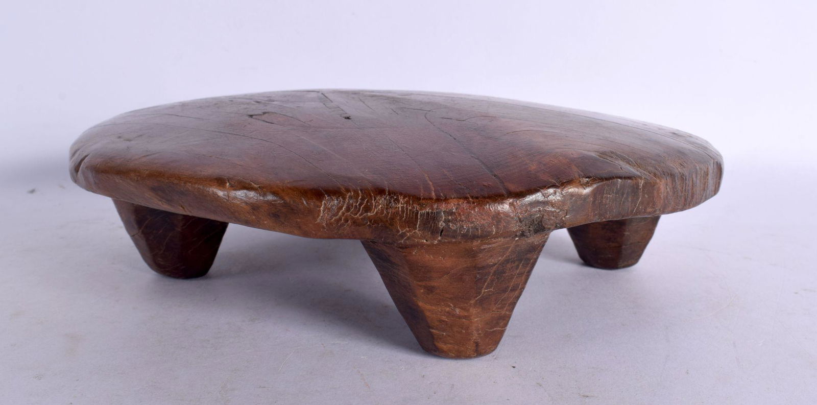 AN UNUSUAL AFRICAN TRIBAL CARVED WOOD HEAD REST. 21 cm x 16 cm. (1 of 4)