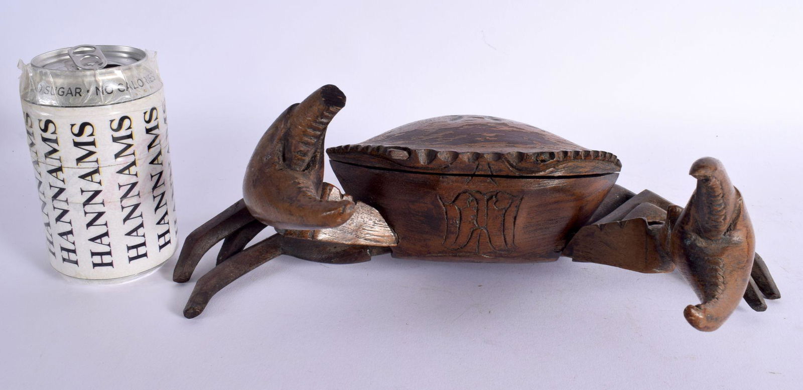 A LOVELY 20TH CENTURY FOLK ART CARVED WOOD MODEL OF A CRAB with rising shell. 30 cm x 12 cm.: A LOVELY 20TH CENTURY FOLK ART CARVED WOOD MODEL OF A CRAB with rising shell. 30 cm x 12 cm.