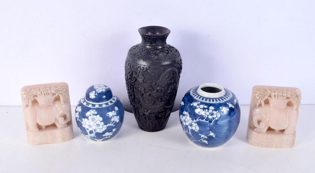 A collection of Chinese items including a Black lacquered vase, two blue and white ginger jars and a (1 of 5)