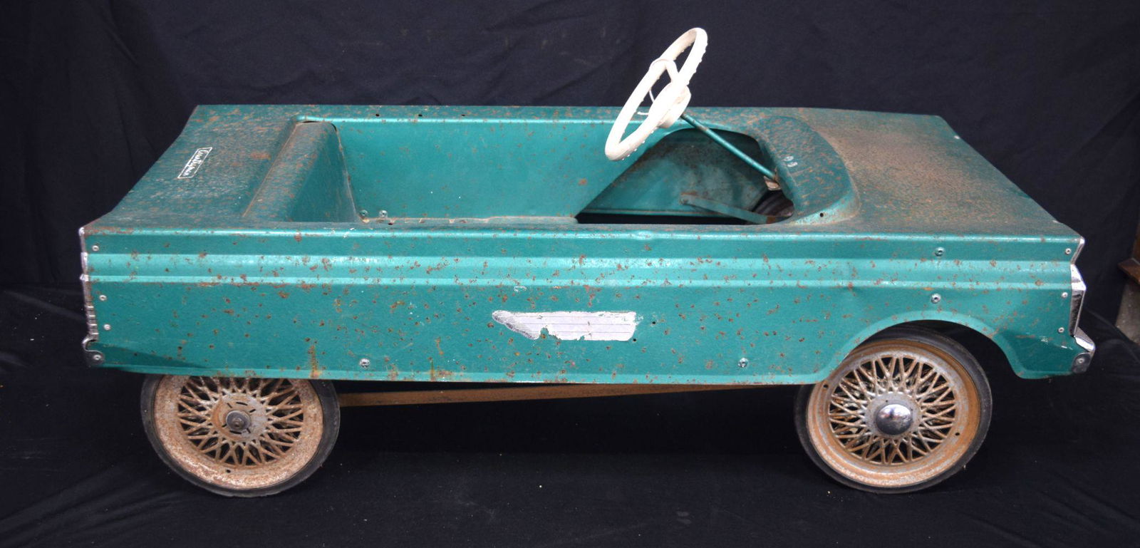 A Triang Countryman metal child's pedal car 45 x 98 x 44 cm. (1 of 6)