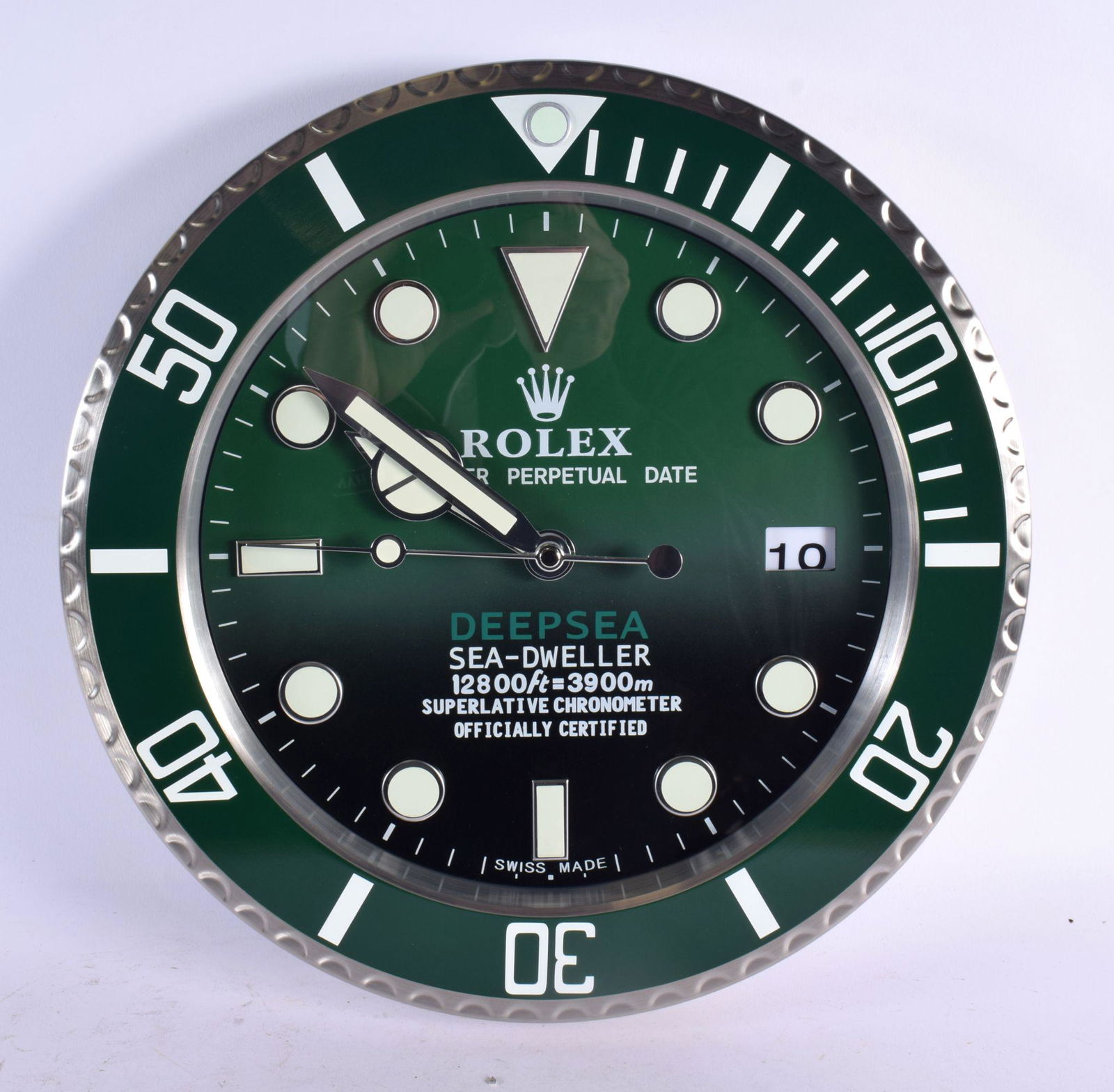 A ROLEX SHOP DISPLAY ADVERTISING WALL CLOCK. 33 cm diameter.: A ROLEX SHOP DISPLAY ADVERTISING WALL CLOCK. 33 cm diameter.