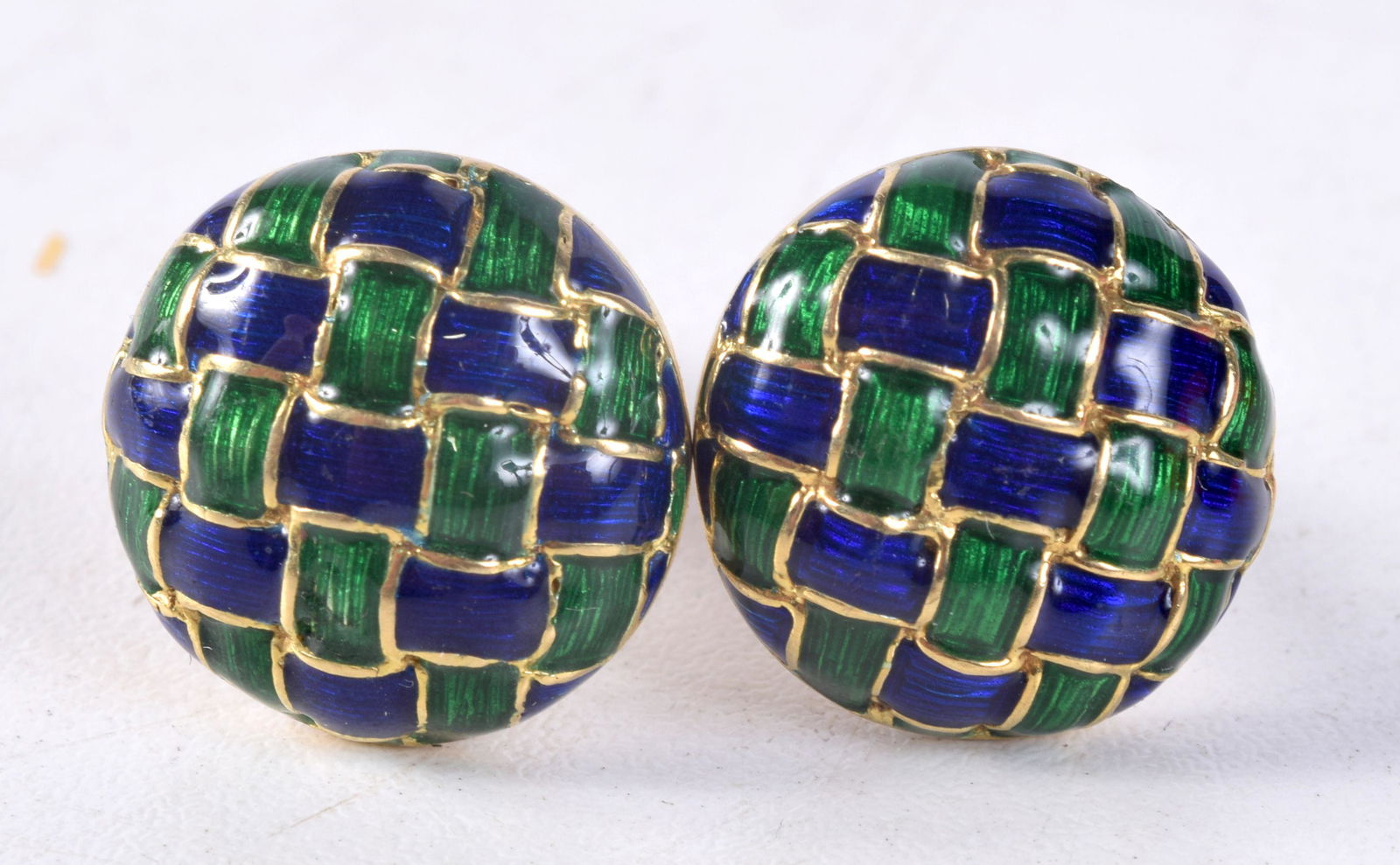 A PAIR OF 18CT GOLD DAVID WEBB CUFFLINKS. 14.7 grams. 1.7 cm diameter. (1 of 3)