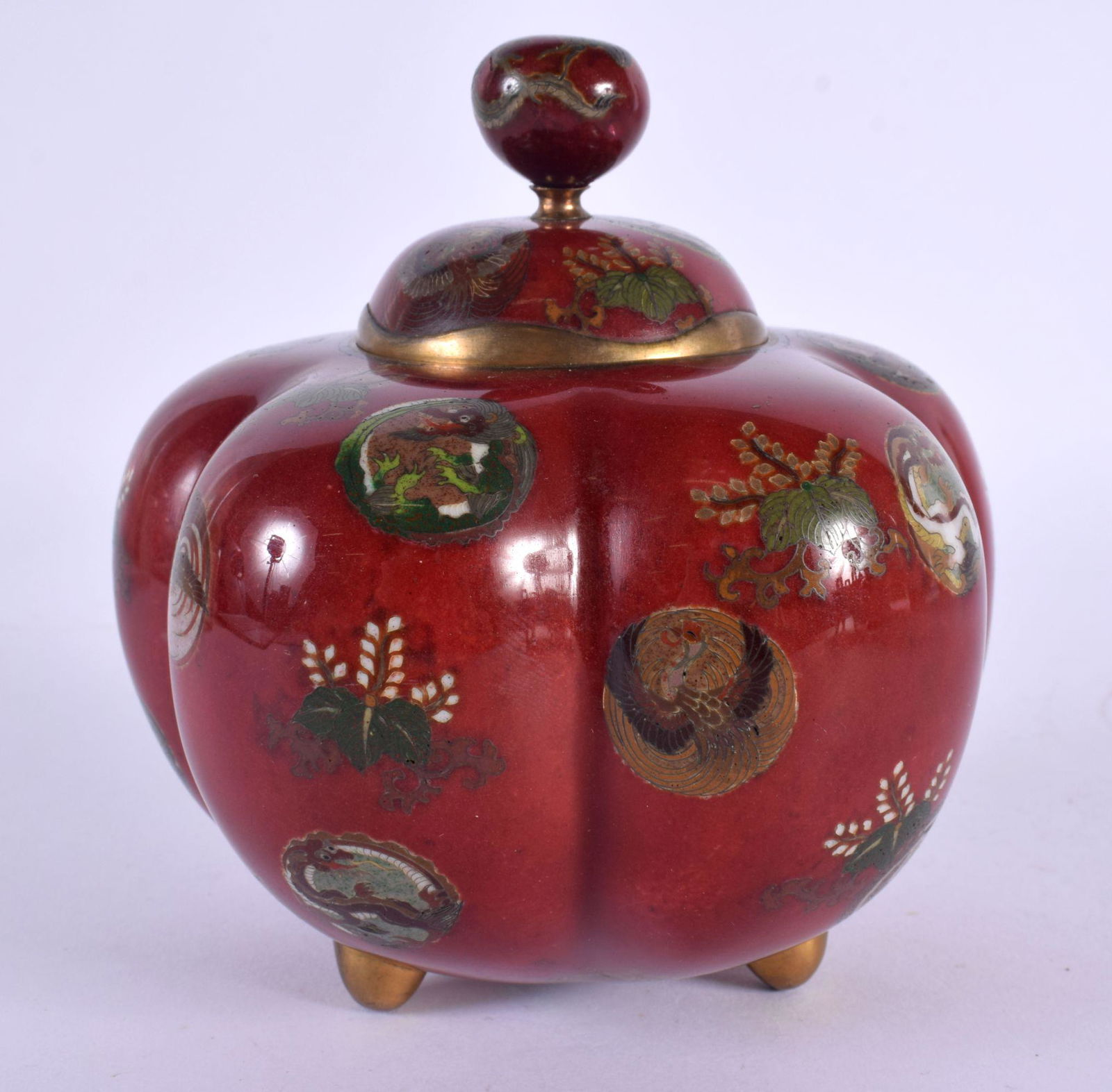 A GOOD 19TH CENTURY JAPANESE MEIJI PERIOD CLOISONNE ENAMEL CENSER AND COVER decorated with roundels. (1 of 6)