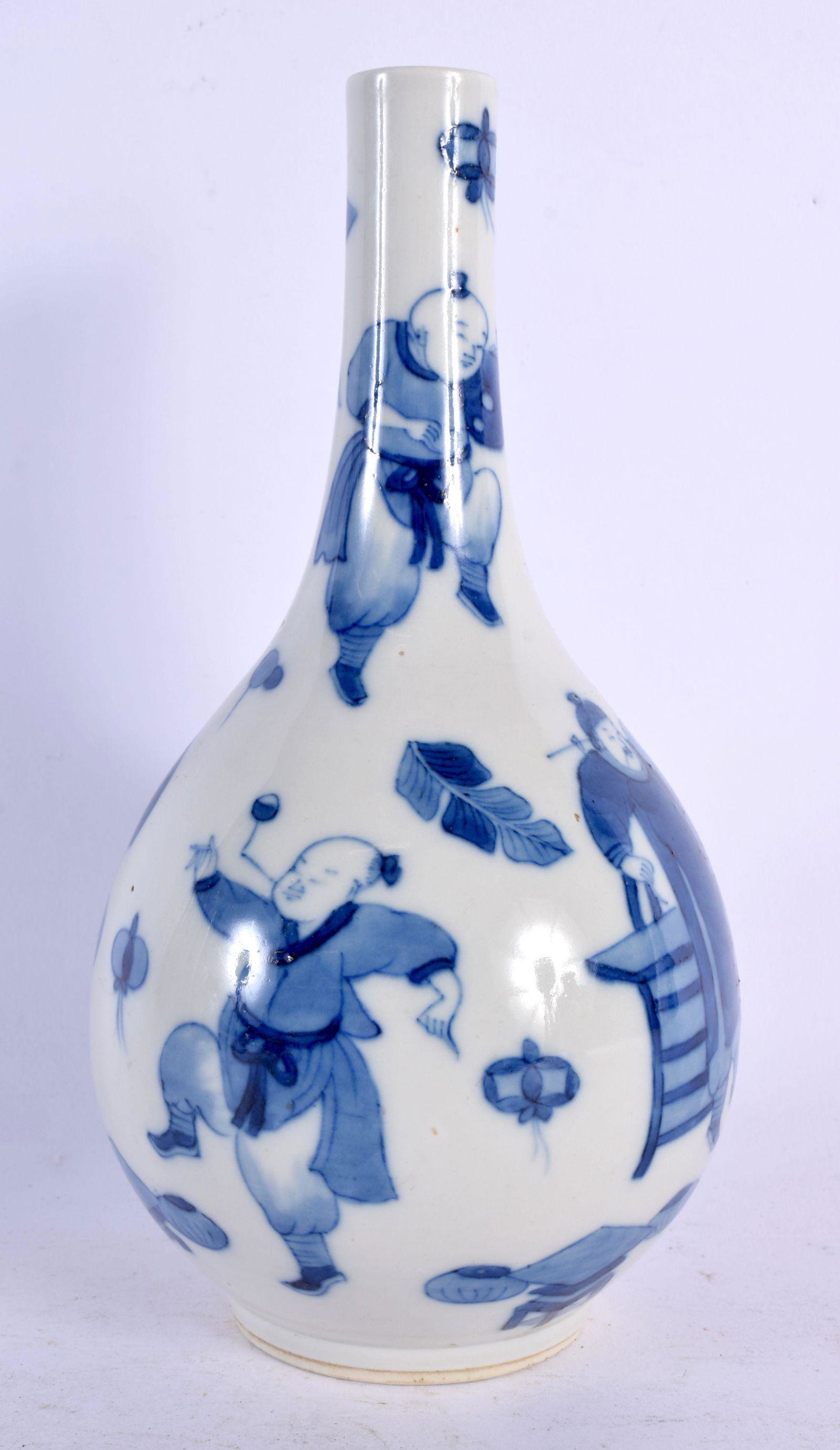 A 19TH CENTURY CHINESE BLUE AND WHITE PORCELAIN BULBOUS VASE Qing, painted with figures. 20 cm high. (1 of 5)