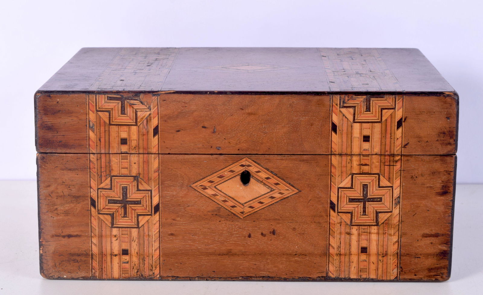 An antique wooden inlaid box 13 x 27 x 19cm. (1 of 5)