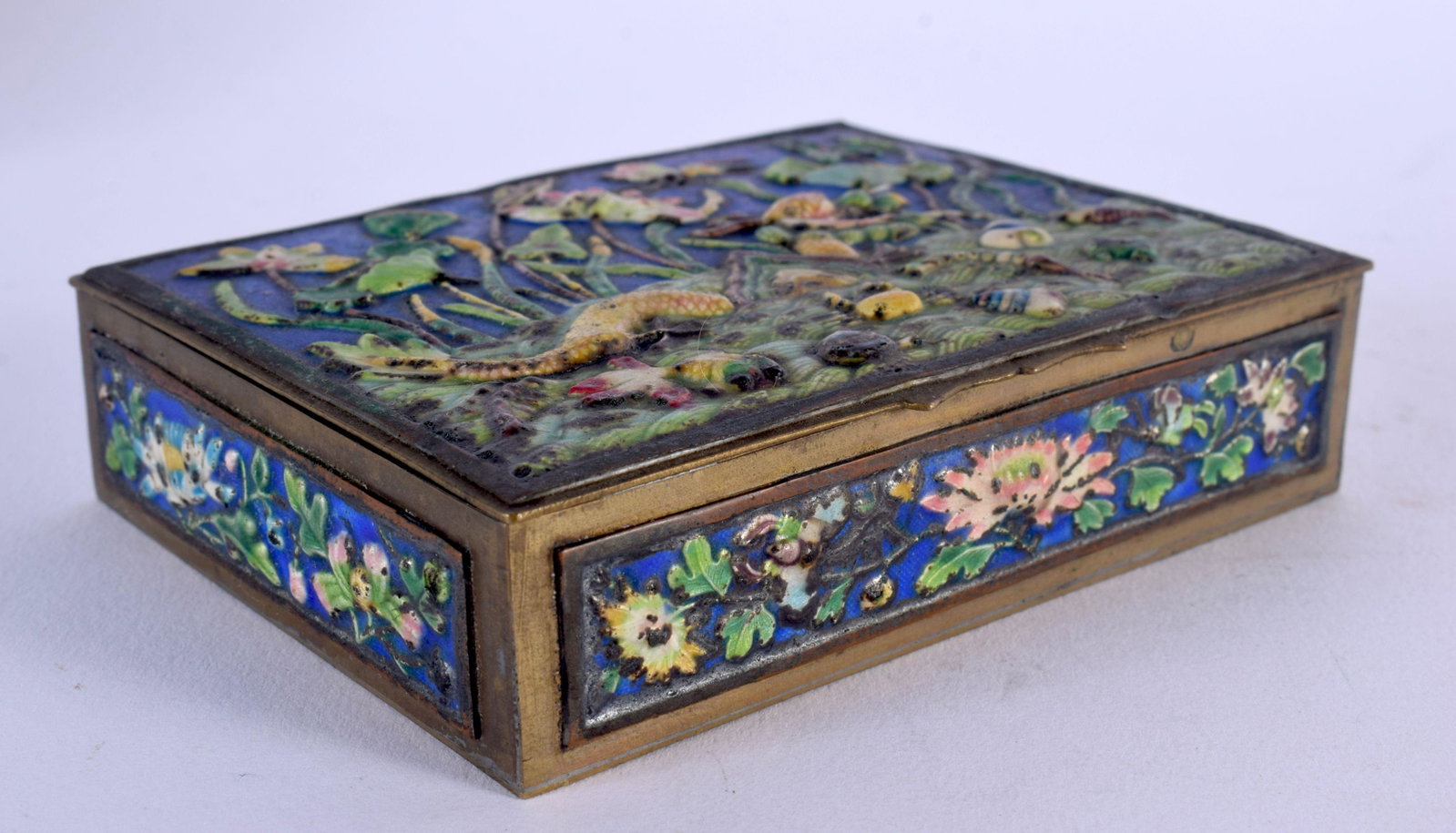 AN EARLY 20TH CENTURY CHINESE ENAMELLED PATONG CASKET Late Qing/Republic. 11 cm x 9 cm.: AN EARLY 20TH CENTURY CHINESE ENAMELLED PATONG CASKET Late Qing/Republic. 11 cm x 9 cm.