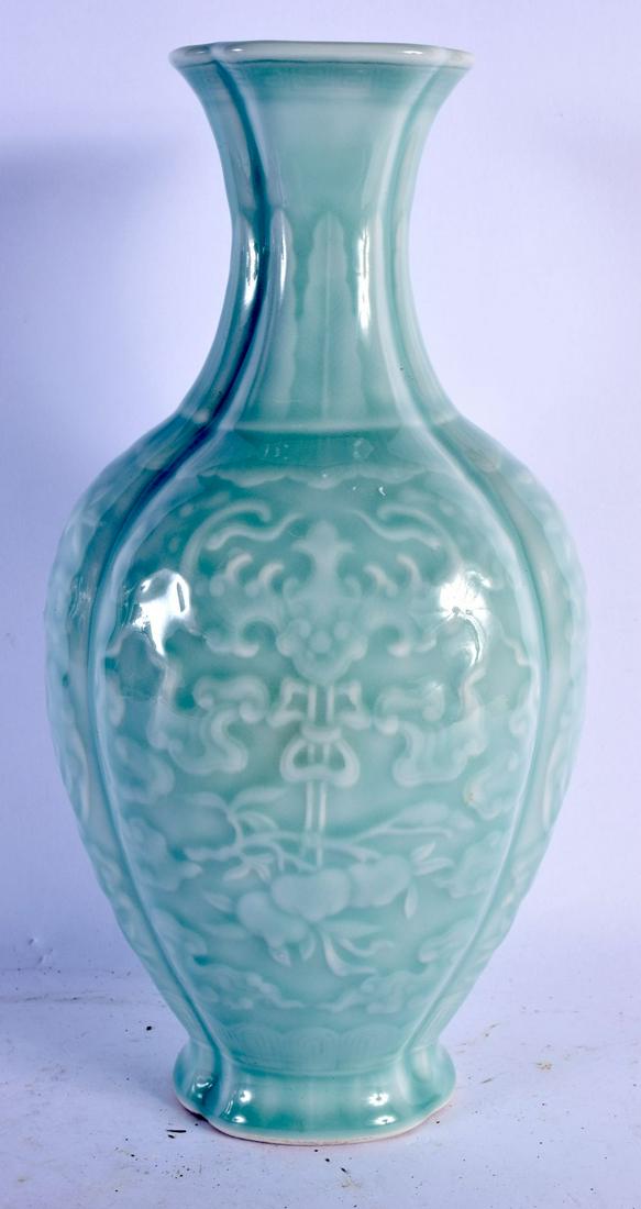 A CHINESE CELADON PORCELAIN VASE 20th Century, bearing Qianlong marks to base. 30 cm x 14 cm.: A CHINESE CELADON PORCELAIN VASE 20th Century, bearing Qianlong marks to base. 30 cm x 14 cm.