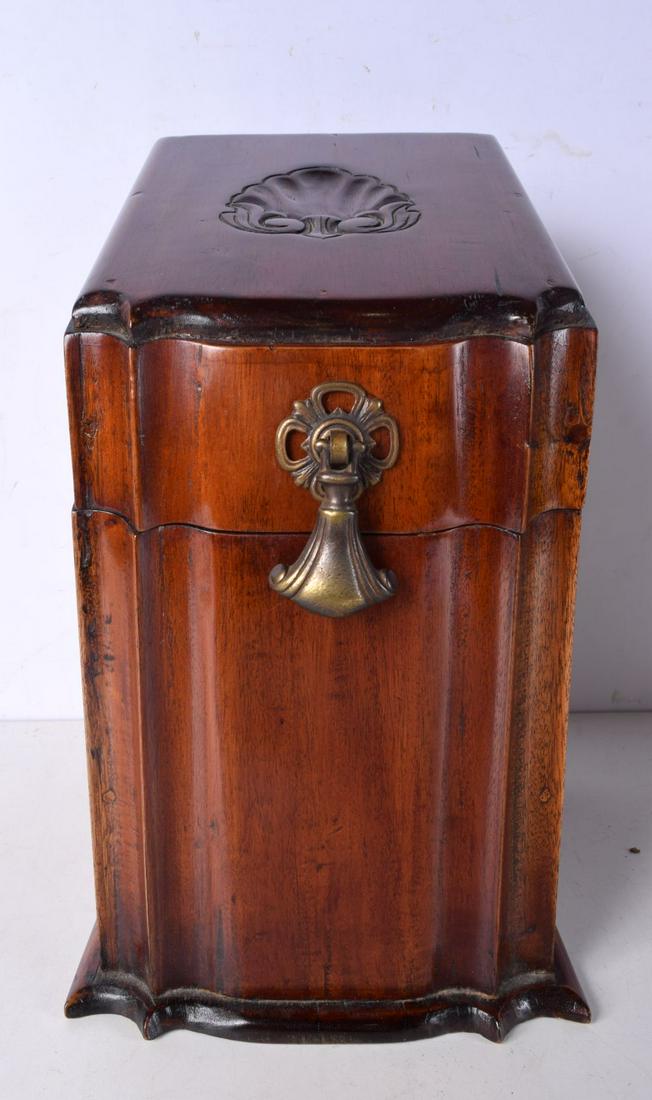 A mahogany 18th/19th Century knife box. 31 x 16 x 17cm. (1 of 5)