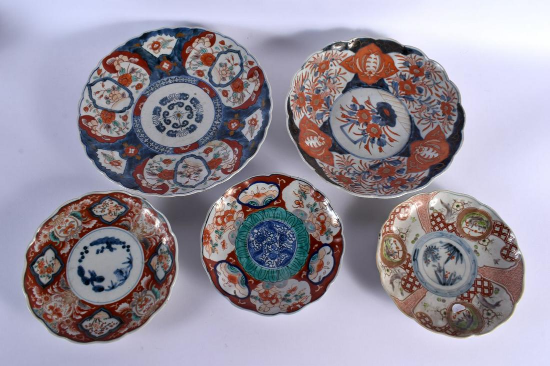 FIVE 19TH CENTURY JAPANESE MEIJI PERIOD IMARI PLATES. Largest 30 cm wide. (5) (1 of 9)