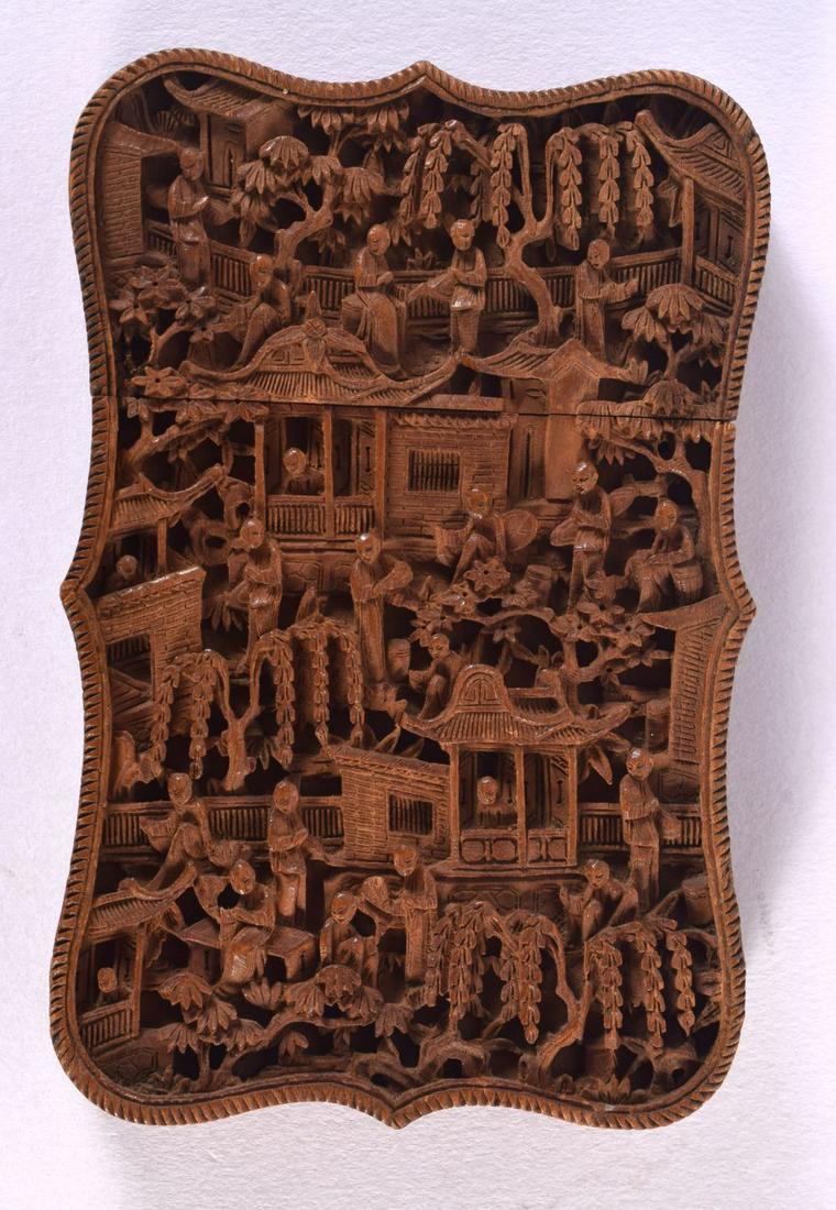 A 19TH CENTURY CHINESE CANTON SANDALWOOD CARD CASE Qing. 11.5 cm x 7.5 cm. (1 of 3)
