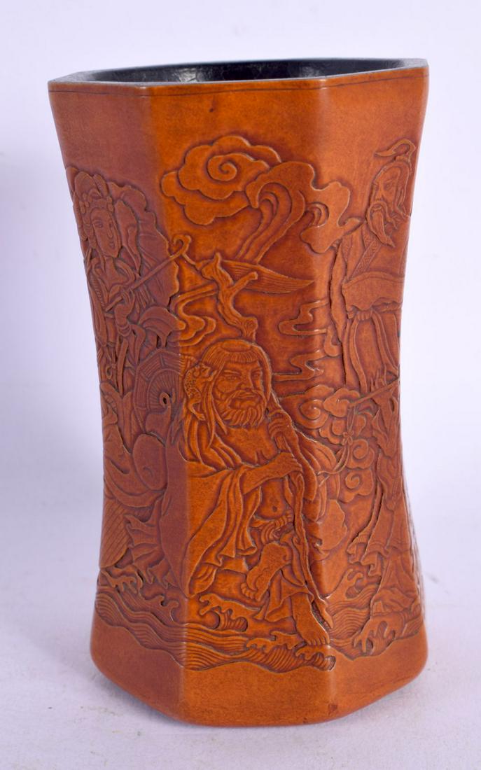 AN EARLY 20TH CENTURY CHINESE LACQUERED BRUSH POT Late Qing/Republic. 12 cm x 6.5 cm.: AN EARLY 20TH CENTURY CHINESE LACQUERED BRUSH POT Late Qing/Republic. 12 cm x 6.5 cm.