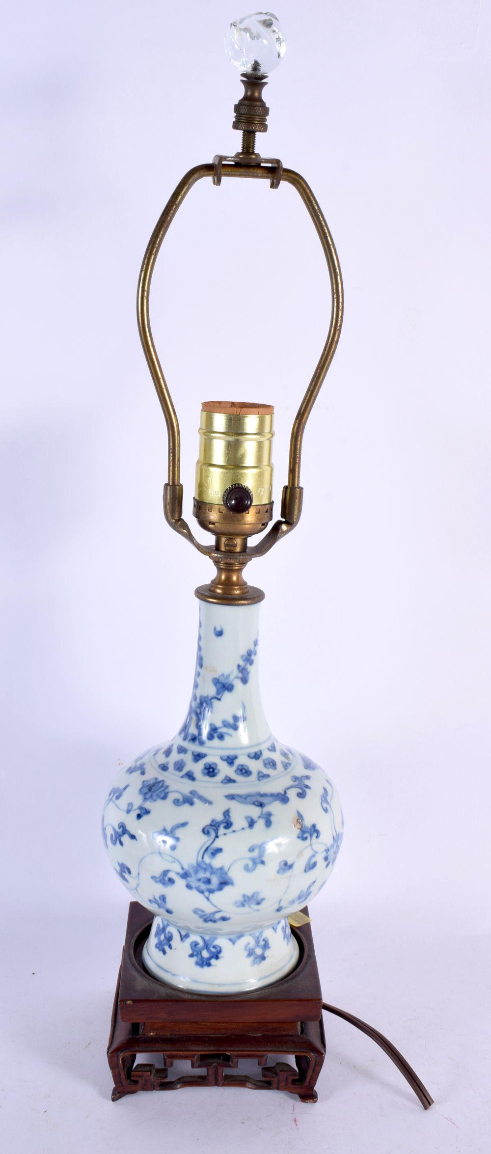A CHINESE QING DYNASTY BLUE AND WHITE PORCELAIN LAMP probably Kangxi. 44 cm high. (1 of 5)
