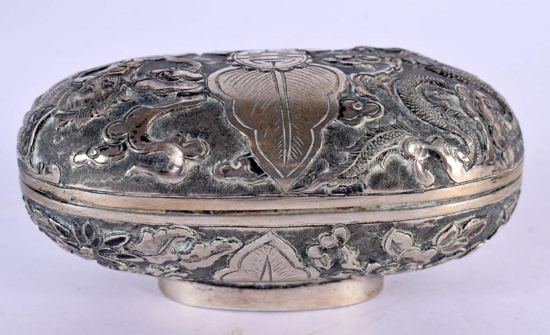 A 19TH CENTURY CHINESE EXPORT SILVER BOX AND COVER Qing. 34 grams. 8 cm x 3.5 cm. (1 of 5)