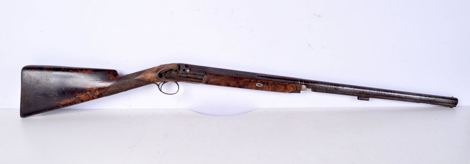 An antique flint lock rifle 110 cm: An antique flint lock rifle 110 cm