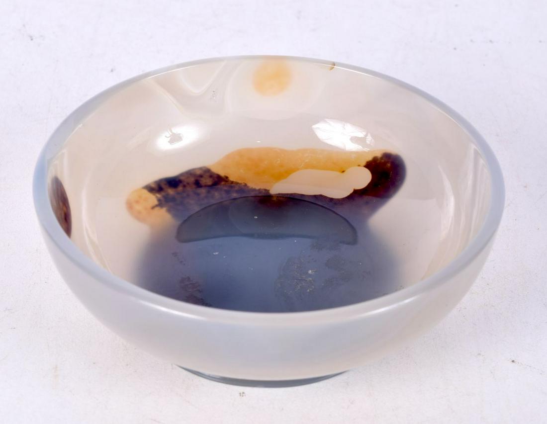 A small agate milky dish 3.5 x 10 cm (1 of 4)