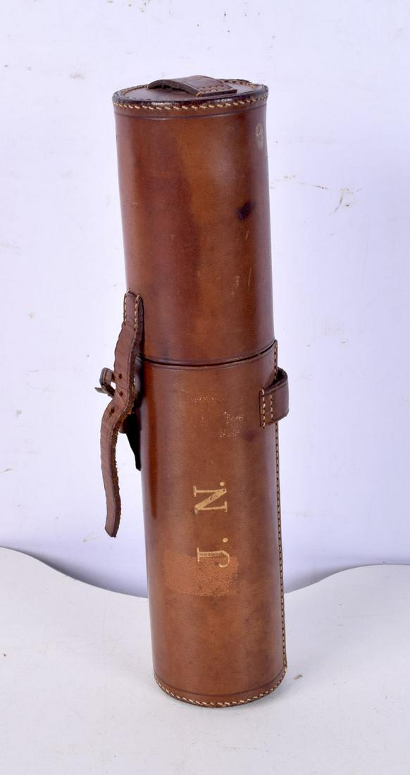 A leather and brass three section vintage telescope with leather case. 26 x 6cm. (1 of 4)