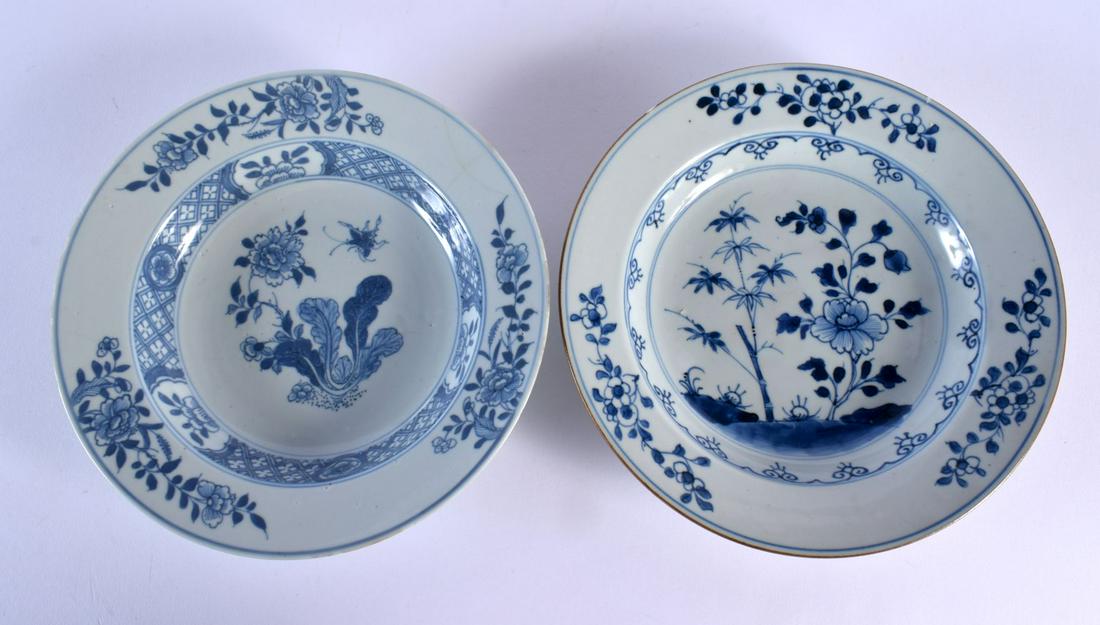 TWO 17TH/18TH CENTURY CHINESE EXPORT BLUE AND WHITE PLATES Yongzheng/Qianlong. 23 cm wide. (2) (1 of 2)