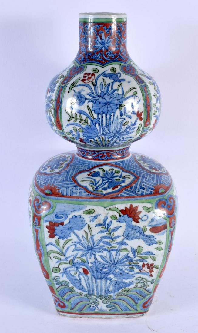 A LARGE 16TH/17TH CENTURY CHINESE IRON RED BLUE AND WHITE SQUARE FORM VASE Ming, painted with flower (1 of 5)