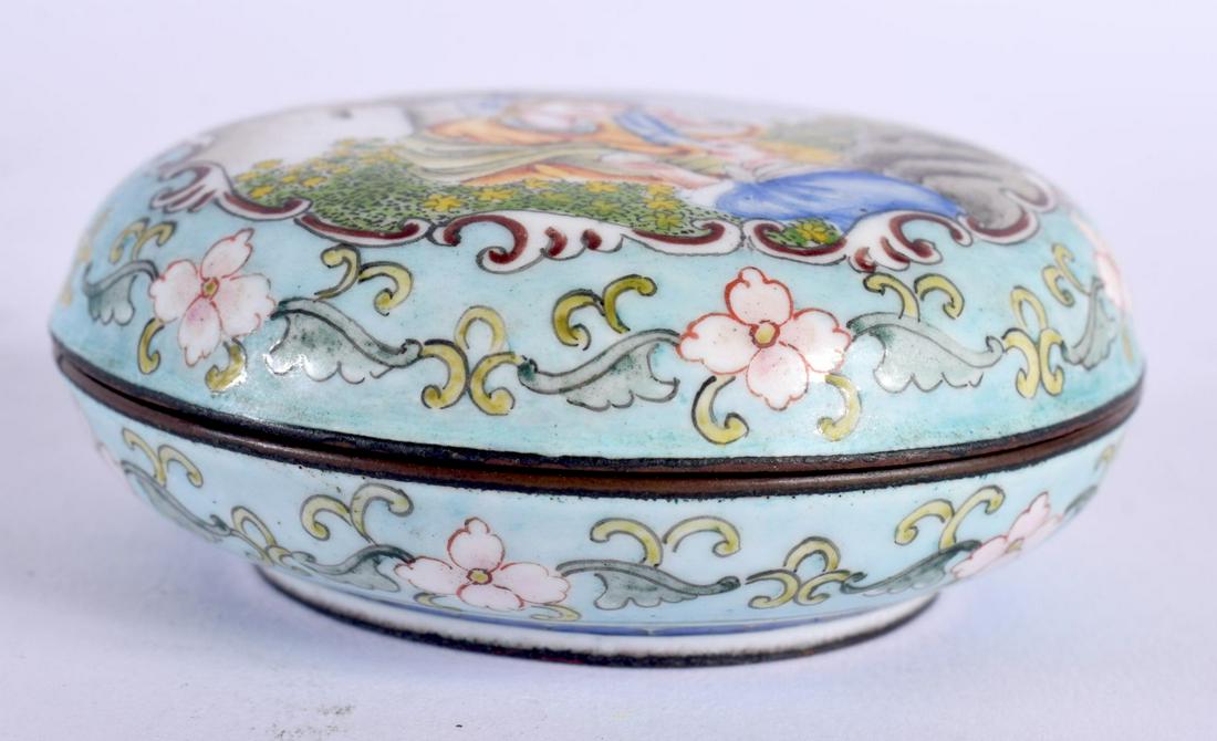 A CHINESE QING DYNASTY CANTON ENAMEL BOX AND COVER Qianlong mark and possibly of the period. 7 cm di (1 of 4)