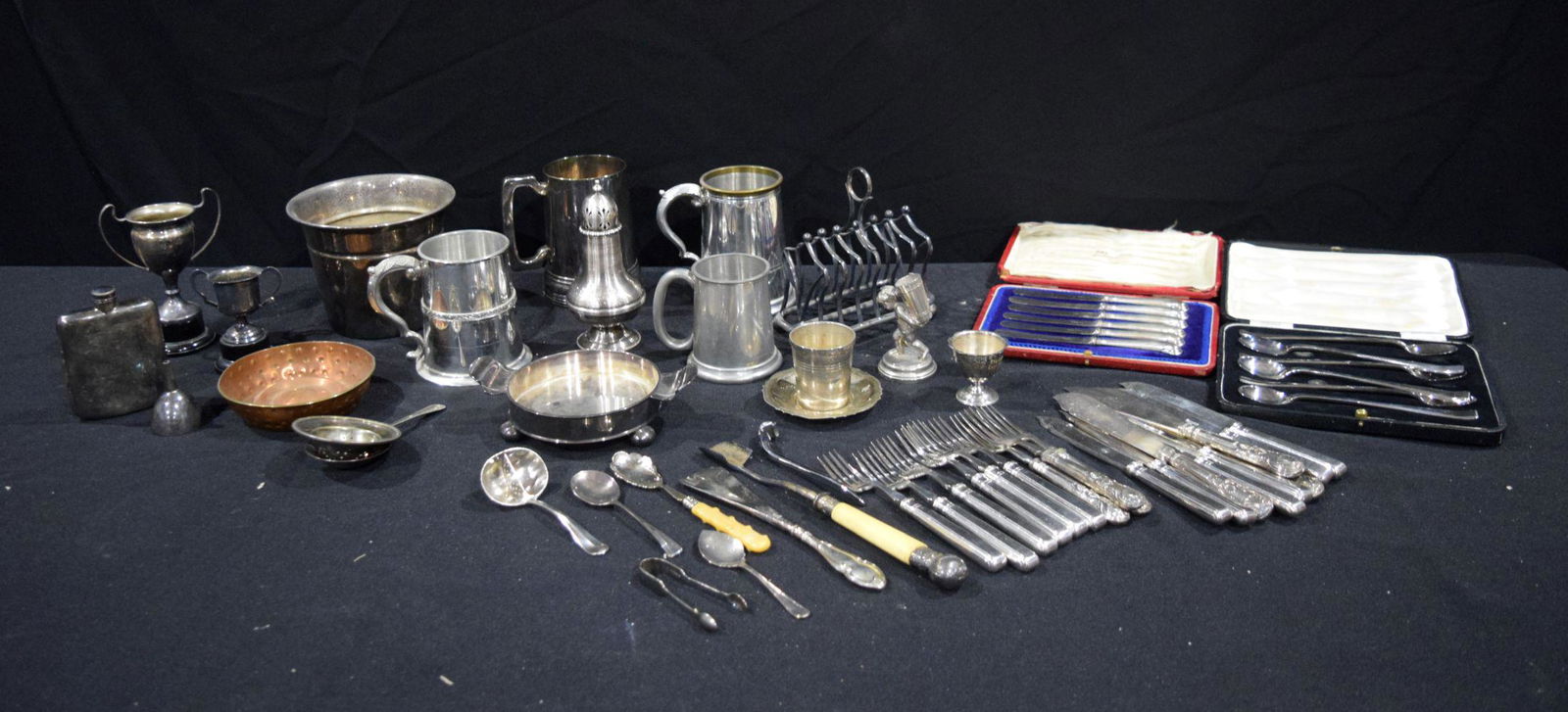 A collection of Silver plated flatware and Pewter items (QTY) (1 of 5)