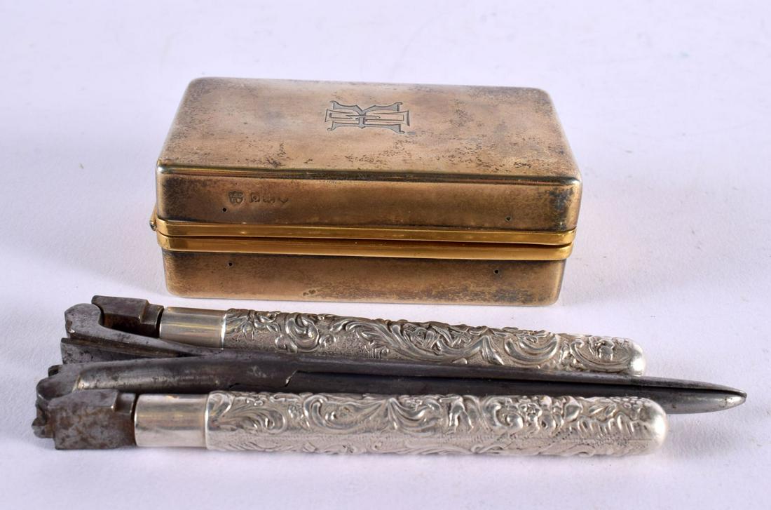 A VERY UNUSUAL EDWARDIAN SILVER GLOVE HEATING TRAVELLING BOX with white metal tongs. Box London 1909 (1 of 10)