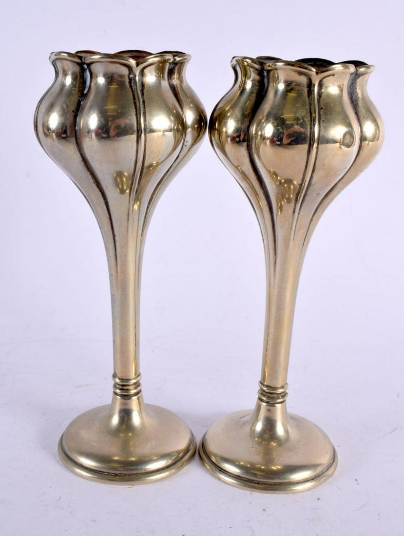 A PAIR OF ART NOUVEAU EPNS SILVER PLATED VASES of organic form. 300 grams. 19 cm high. (1 of 4)