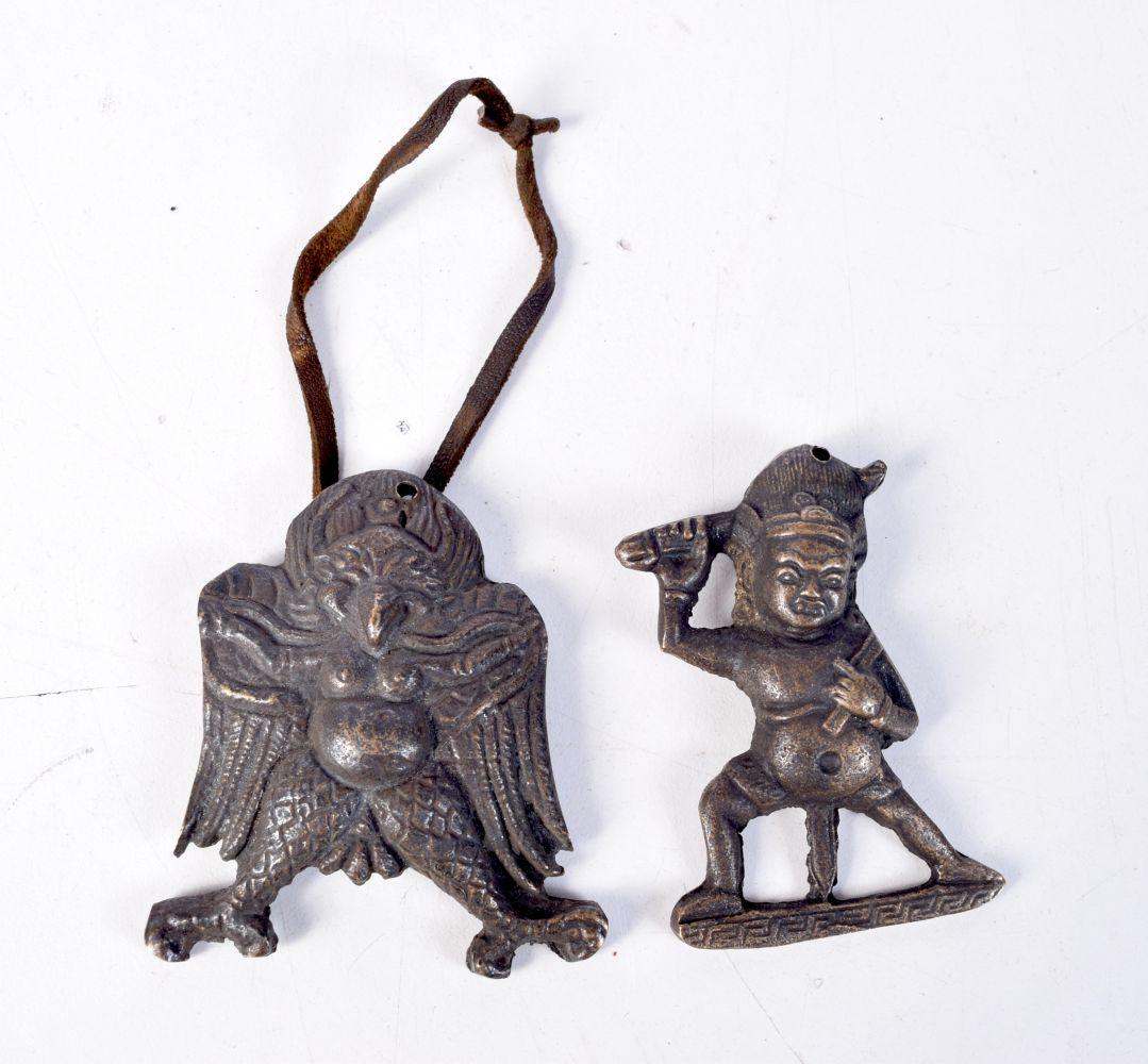 Two small Tibetan bronze figures. 6cm (2). (1 of 2)