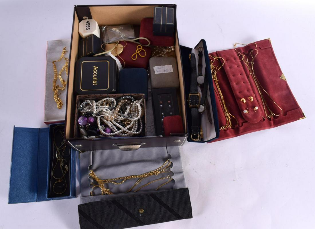 A BOX CONTAINING A QUANTITY OF VINTAGE COSTUME JEWELLERY (Qty) (1 of 5)