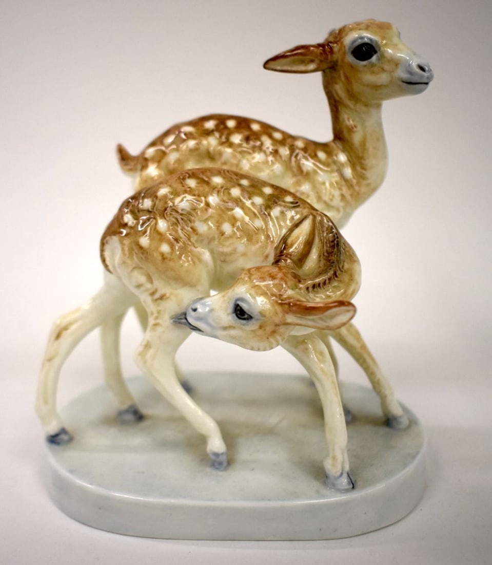 Royal Worcester pre-production model of Fawns by Doris Lindner c. 1950’s. 13.5cm high: Royal Worcester pre-production model of Fawns by Doris Lindner c. 1950’s. 13.5cm high