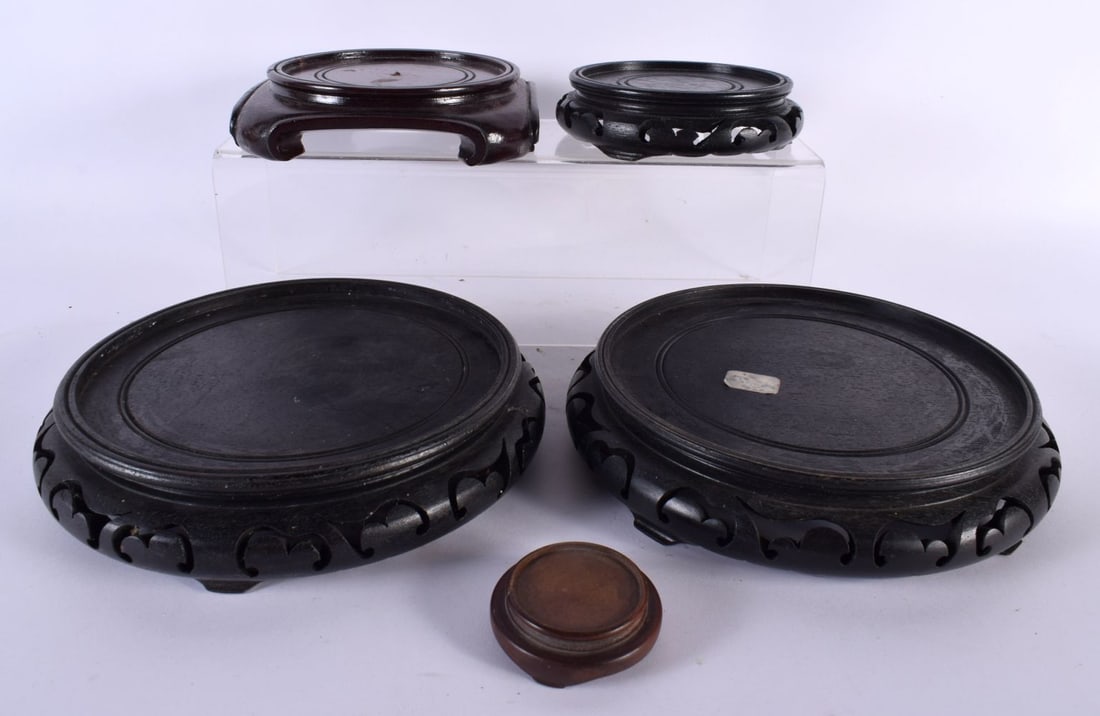 FIVE CHINESE CARVED HARDWOOD DISPLAY STANDS 20th Century. Largest 20 cm wide. (5) (1 of 10)