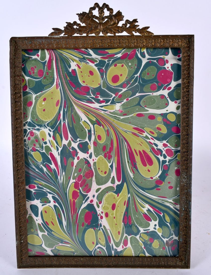 A LARGE ANTIQUE FRENCH EMPIRE STYLE BRONZE PHOTOGRAPH FRAME. 28cm x 18cm. (1 of 4)