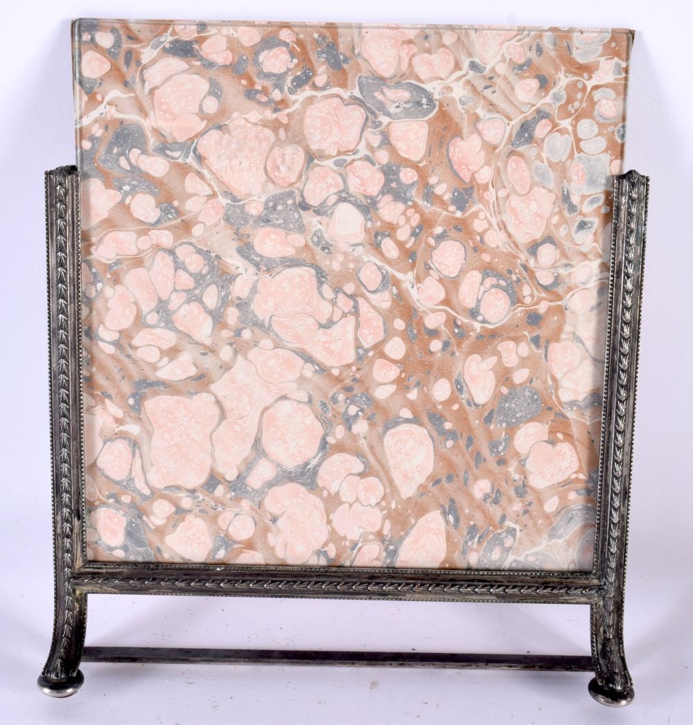 AN ANTIQUE COUNTRY HOUSE SILVER PLATED EASEL FORM PHOTOGRAPH FRAME. 27 cm x 18cm. (1 of 3)