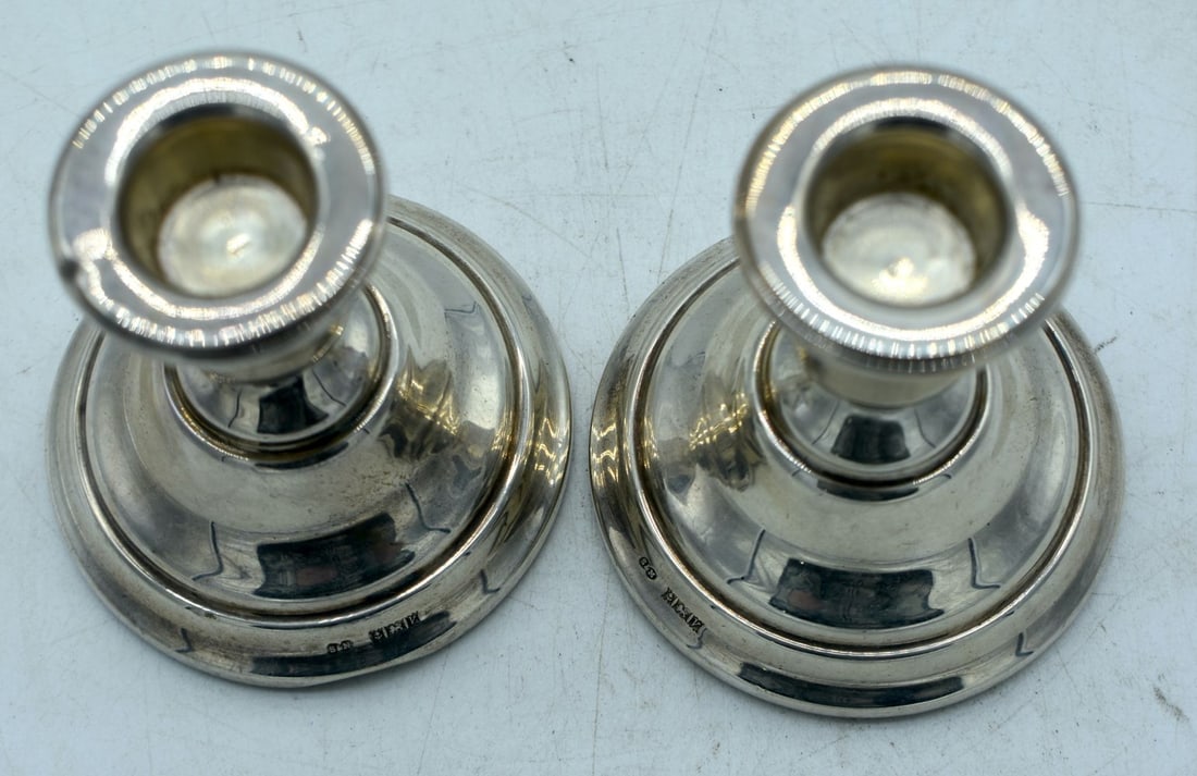 A PAIR OF 18TH CENTURY DUTCH CANDLESTICKS. 705 grams. 20cm x 12 cm. (1 of 5)