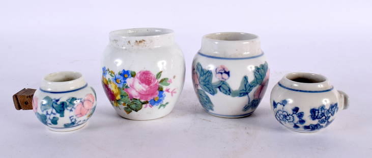 FOUR CHINESE PORCELAIN BIRD FEEDERS 20th Century. (4): FOUR CHINESE PORCELAIN BIRD FEEDERS 20th Century. (4)