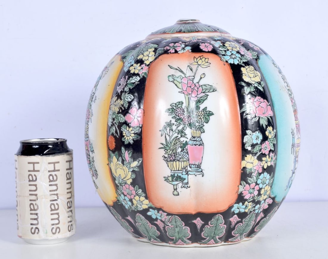 A large Chinese Porcelain polychrome Pumpkin vase 25cm. (1 of 4)