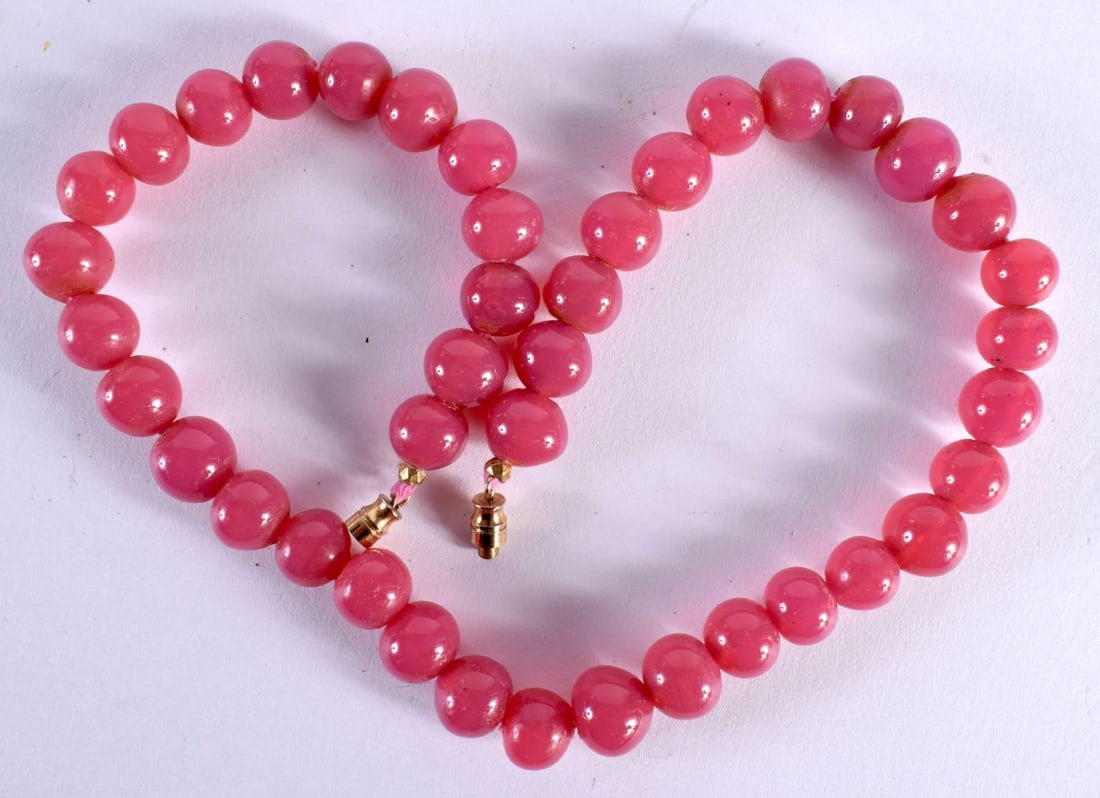 A CHINESE REPUBLICAN PERIOD PINK QUARTZ NECKLACE. 64.8 grams. 41 cm long. (1 of 3)