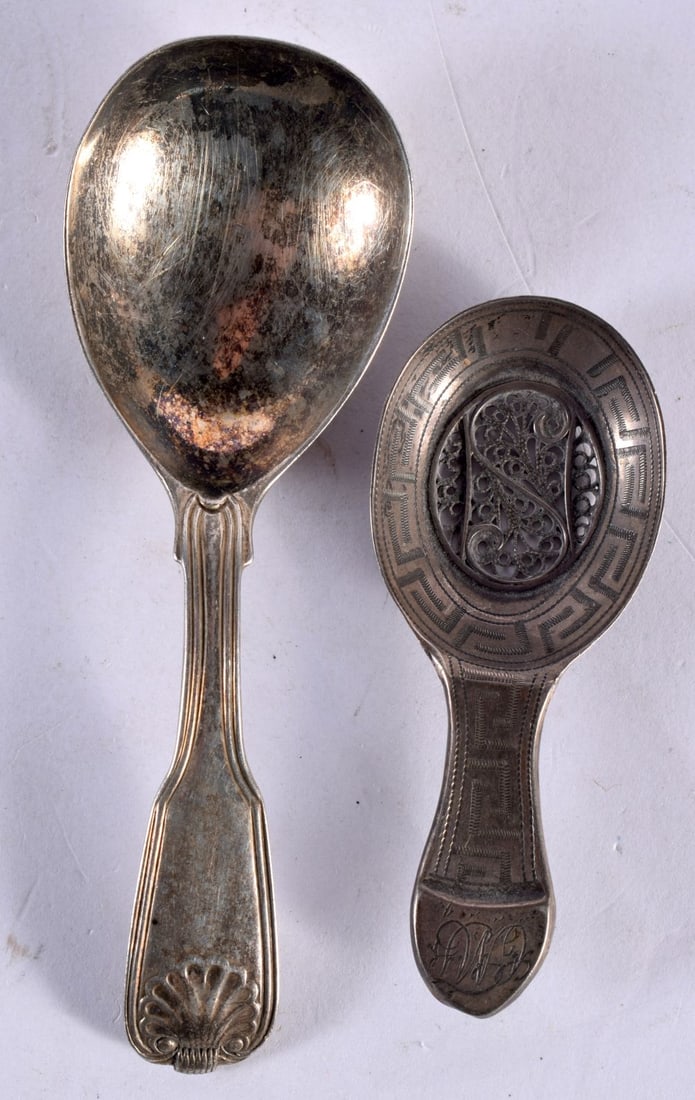 TWO ANTIQUE SILVER CADDY SPOONS. 18 grams. 8.75 cm x 3.5 cm. (2) (1 of 6)