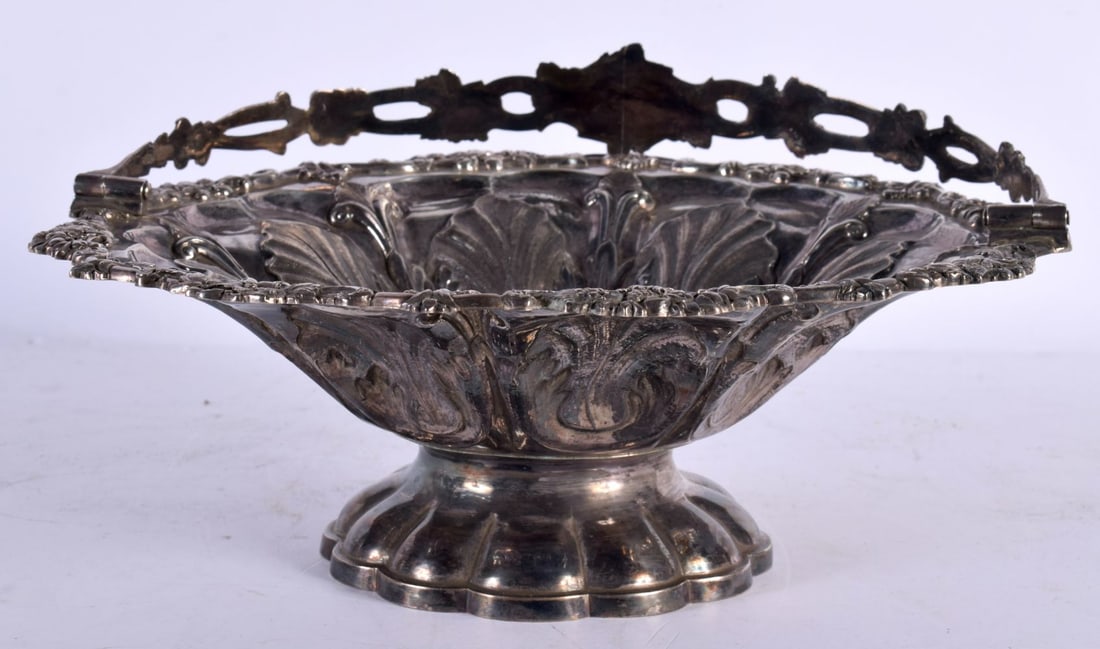 A MID 19TH CENTURY SILVER REPOUSSE ACANTHUS FRUIT BASKET. London 1835. 855 grams. 28 cm x 10 cm. (1 of 5)