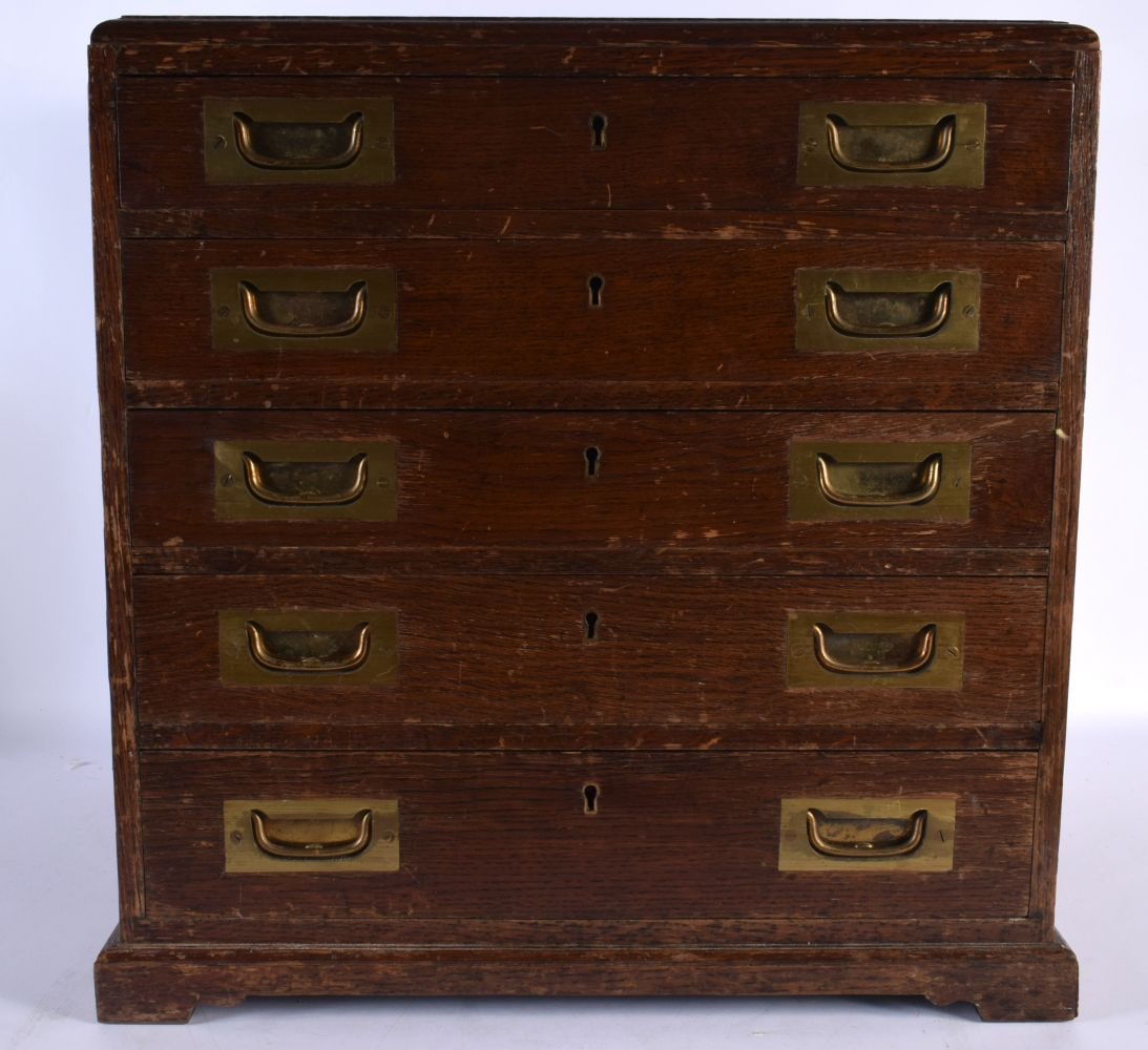 A GOOD ART DECO CANTEEN OF CUTLERY. Sheffield 1938 to 1942. Silver 3740 grams, silver handled items (1 of 6)