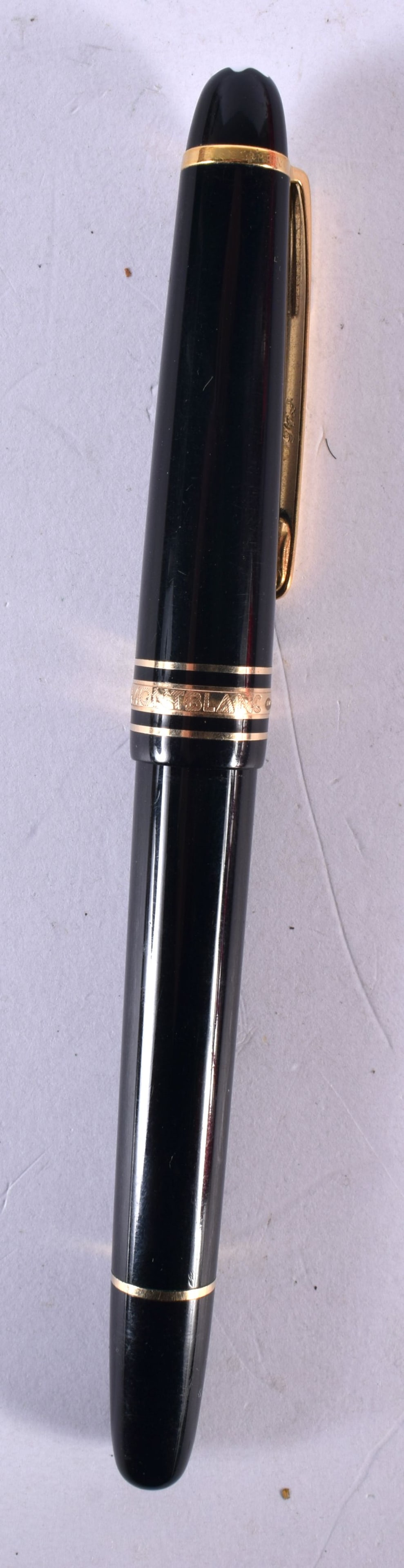 Montblanc Meisterstruck Fountain Pen with 14ct Gold Nib. 14cm x 1.3cm: Montblanc Meisterstruck Fountain Pen with 14ct Gold Nib. 14cm x 1.3cm