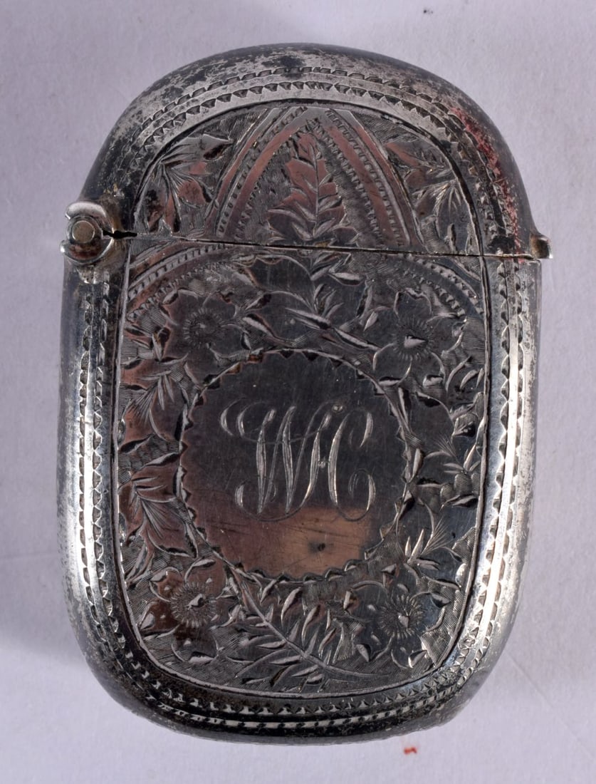 A Victorian Silver Vesta Case Hallmarked Birmingham 1898, 4.6cm x 3.2cm x 1.1cm, weight 18.3g (1 of 4)