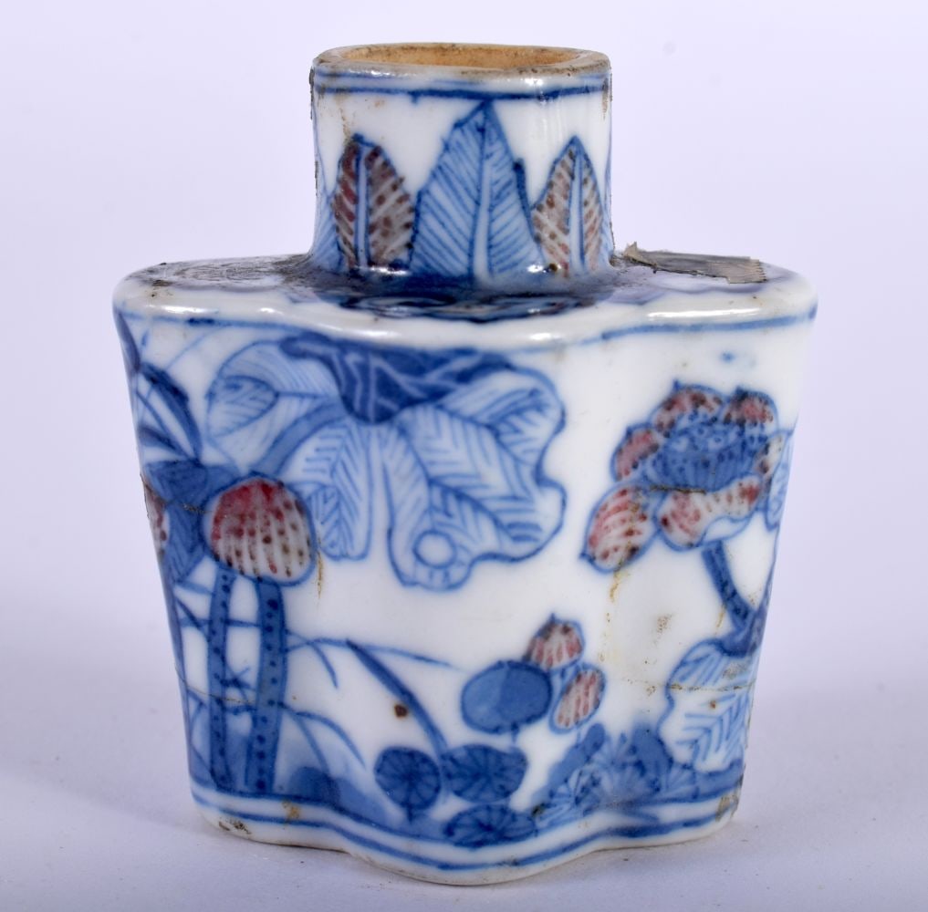Chinese Blue & White Ceramic Bottle.  5cm x 4.5cm x 3.3cm (1 of 5)