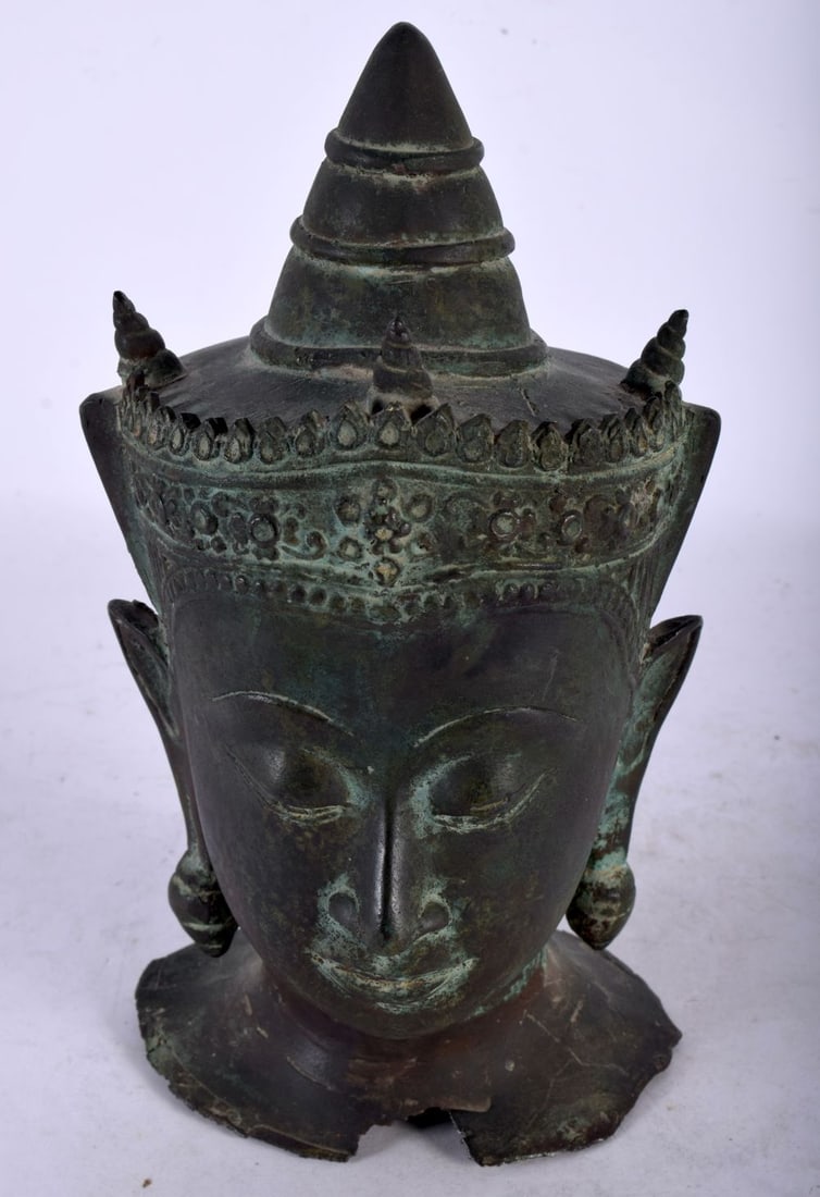 AN 18TH/19TH CENTURY THAI SOUTHEAST ASIAN BRONZE BUDDHA HEAD sureenly modelled wearing floral embell (1 of 5)